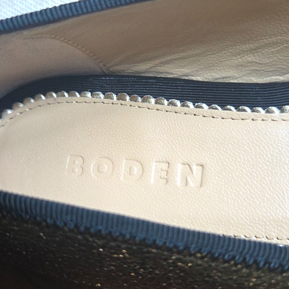 Boden Gold and Black Bow Flats. NWT. Beautiful! - Picture 5 of 11